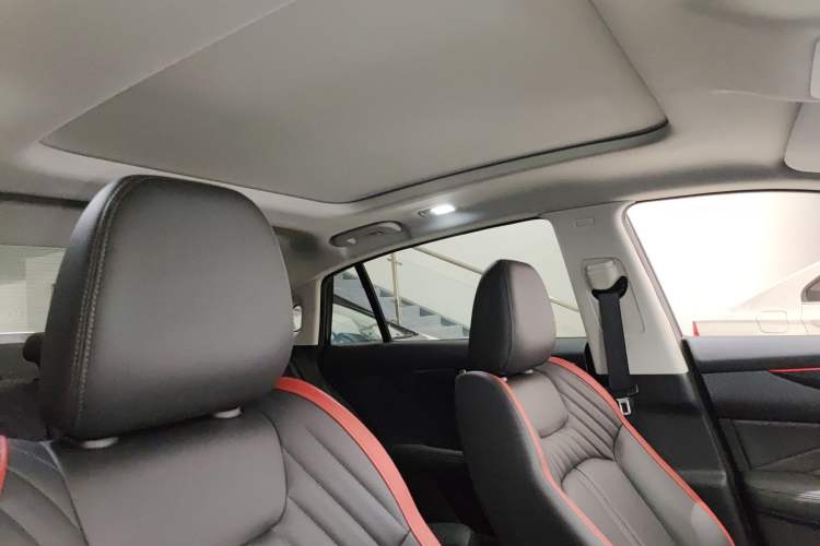 Used Dongfeng Aeolus Yixuan MAX 2024 1.5T Prestige Hybrid Edition Headliner