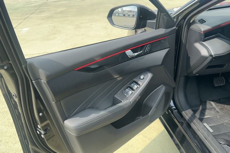Used Dongfeng Aeolus Yixuan MAX 2024 1.5T Luxury Edition Interior 1