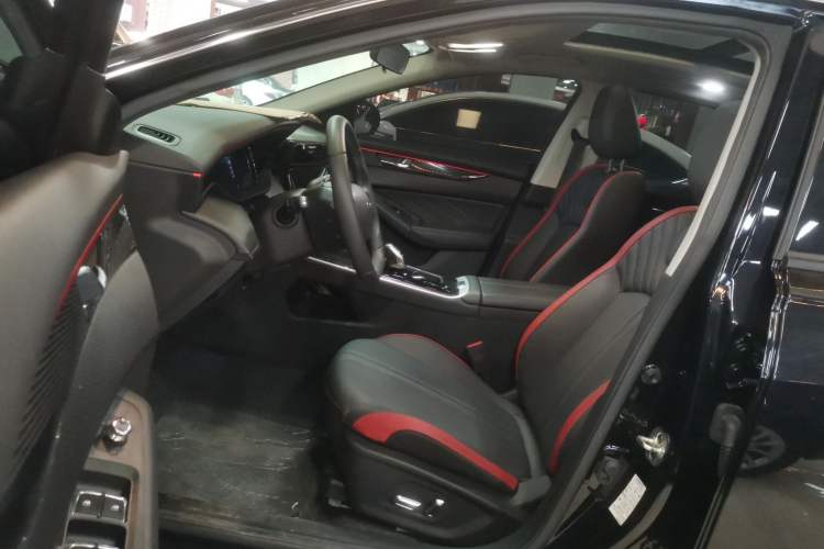 Used Dongfeng Aeolus Yixuan MAX 2024 1.5T Prestige Edition Interior 3