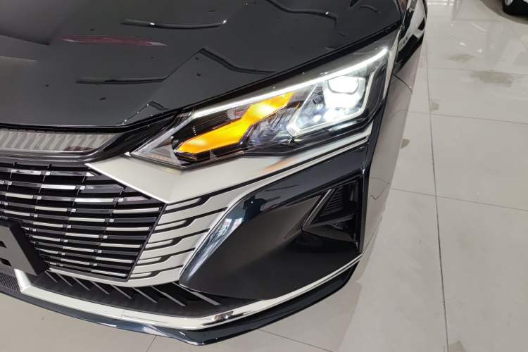 Used Dongfeng Aeolus Yixuan MAX 2024 1.5T Prestige Hybrid Edition Left Front Headlight