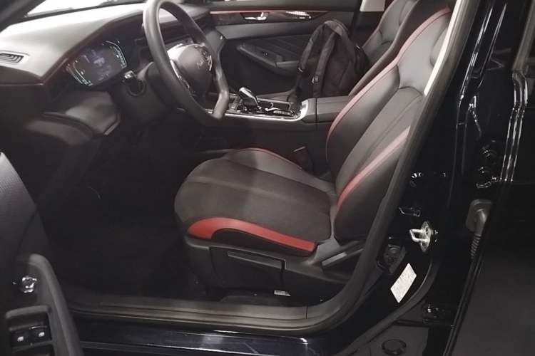 Used Dongfeng Aeolus Yixuan MAX 2024 1.5T Luxury Edition Left Front Seat