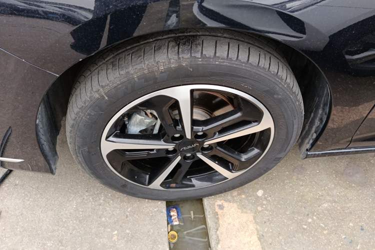 Used Dongfeng Aeolus Yixuan MAX 2024 1.5T Luxury Edition Left Front Wheel Hub