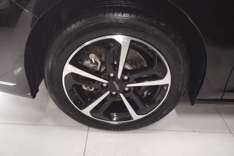Used Dongfeng Aeolus Yixuan MAX 2024 1.5T Luxury Edition Left Front Wheel Hub