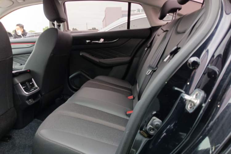 Used Dongfeng Aeolus Yixuan MAX 2024 1.5T Luxury Edition Left Rear Seat