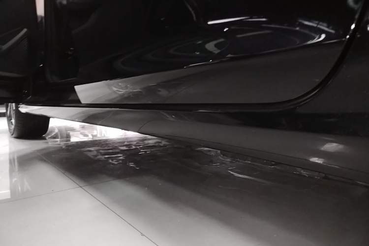 Used Dongfeng Aeolus Yixuan MAX 2024 1.5T Luxury Edition Left Side Sill