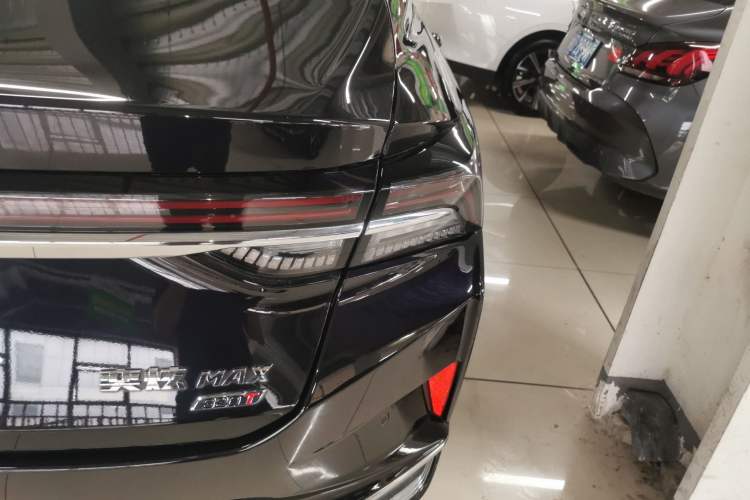 Used Dongfeng Aeolus Yixuan MAX 2024 1.5T Prestige Edition Right Rear Taillight
