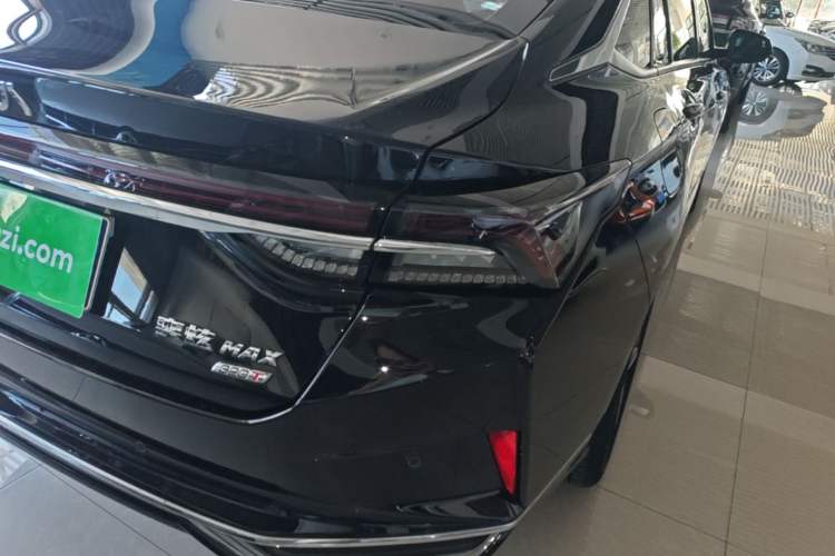 Used Dongfeng Aeolus Yixuan MAX 2024 1.5T Luxury Edition Right Rear Taillight
