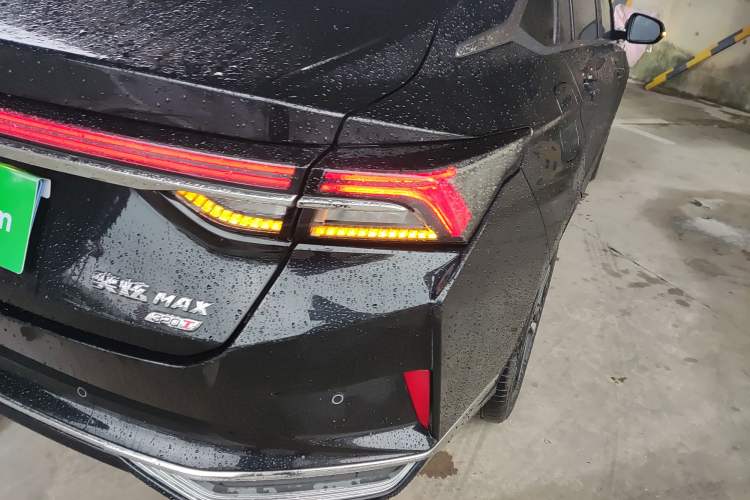 Used Dongfeng Aeolus Yixuan MAX 2024 1.5T Luxury Edition Right Rear Taillight