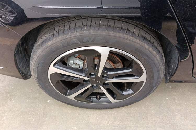 Used Dongfeng Aeolus Yixuan MAX 2024 1.5T Luxury Edition Right Rear Wheel Hub