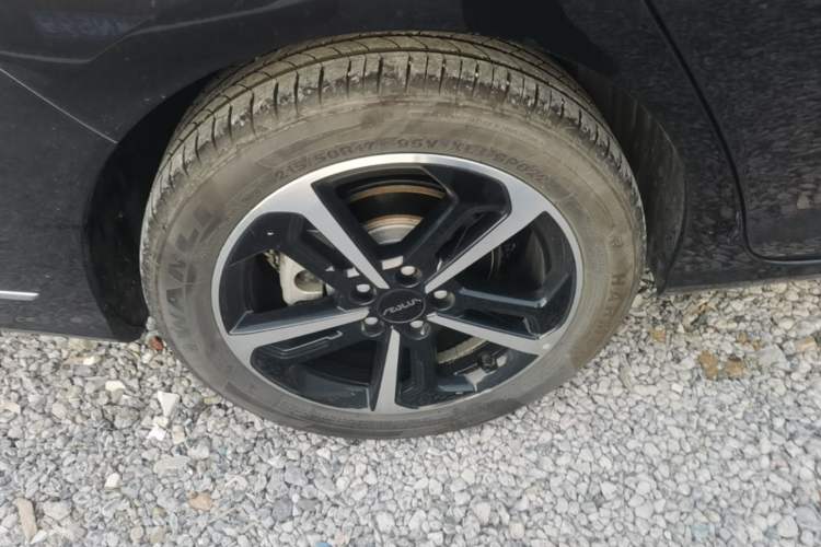 Used Dongfeng Aeolus Yixuan MAX 2024 1.5T Luxury Edition Right Rear Wheel Hub