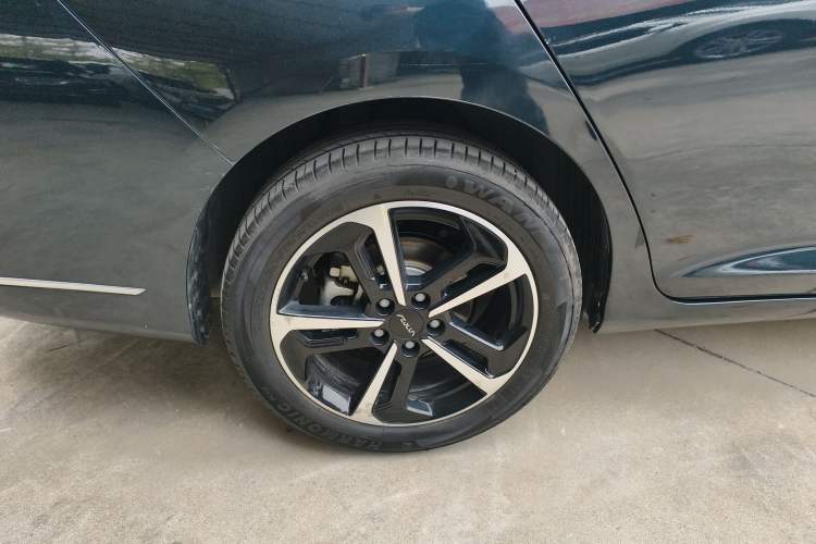 Used Dongfeng Aeolus Yixuan MAX 2024 1.5T Luxury Edition Right Rear Wheel Hub