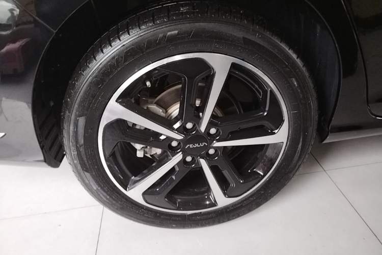 Used Dongfeng Aeolus Yixuan MAX 2024 1.5T Luxury Edition Right Rear Wheel Hub