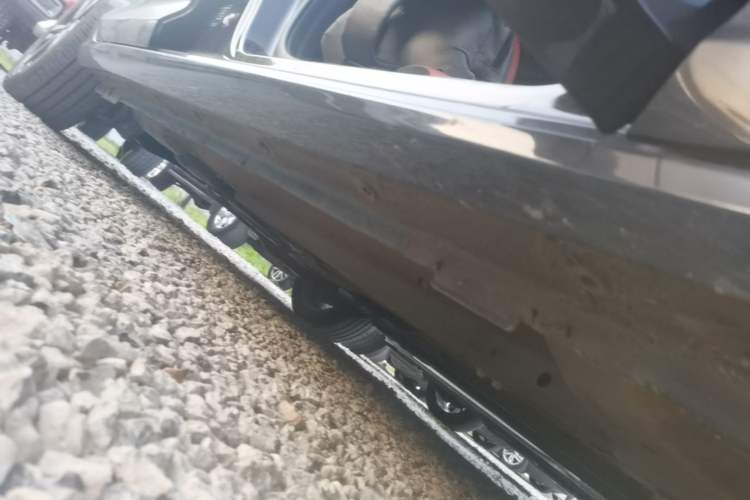 Used Dongfeng Aeolus Yixuan MAX 2024 1.5T Luxury Edition Right Side Sill