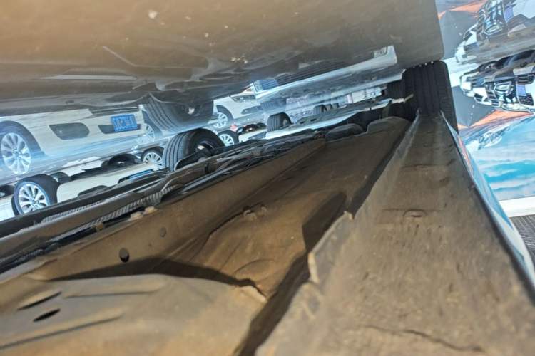 Used Dongfeng Aeolus Yixuan MAX 2024 1.5T Luxury Edition Right Side Sill
