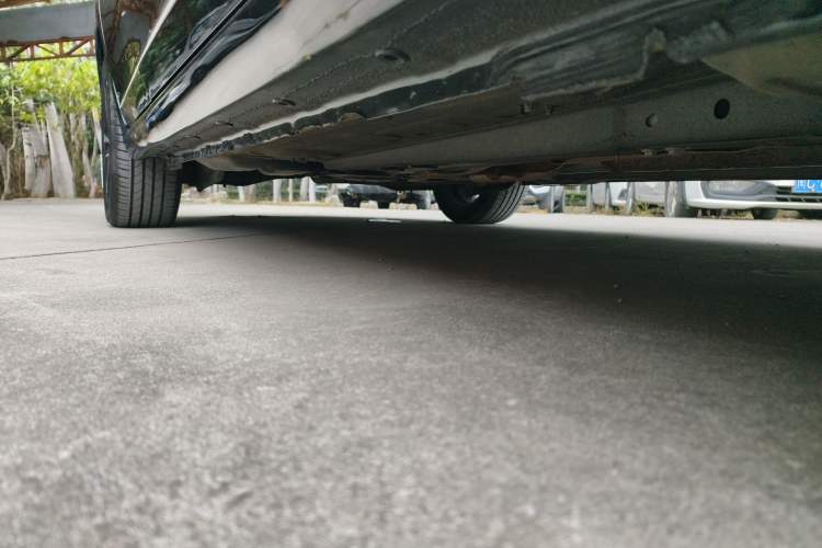 Used Dongfeng Aeolus Yixuan MAX 2024 1.5T Luxury Edition Right Side Sill