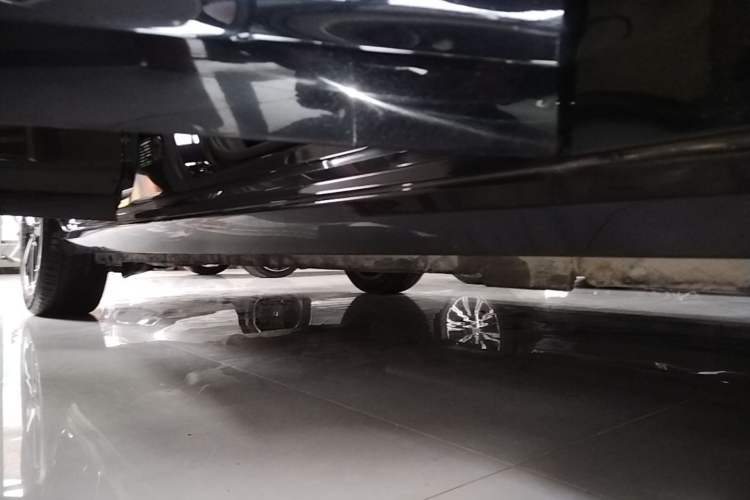 Used Dongfeng Aeolus Yixuan MAX 2024 1.5T Luxury Edition Right Side Sill