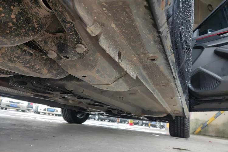 Used Dongfeng Aeolus Yixuan MAX 2024 1.5T Luxury Edition Right Side Sill