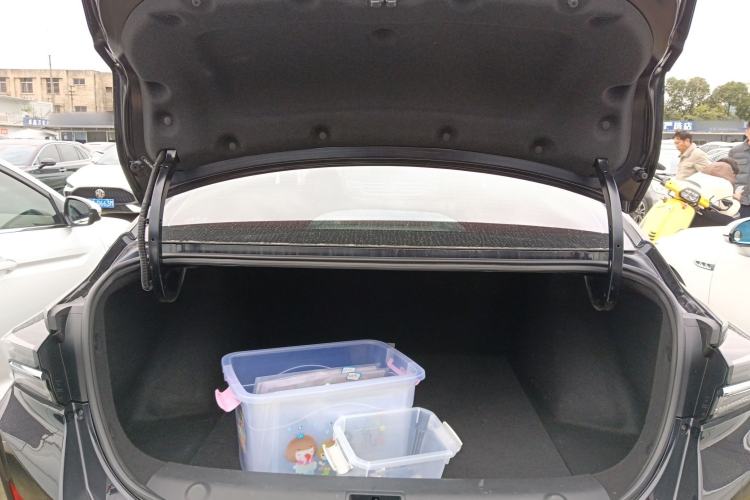 Used Dongfeng Aeolus Yixuan MAX 2024 1.5T Luxury Edition Trunk