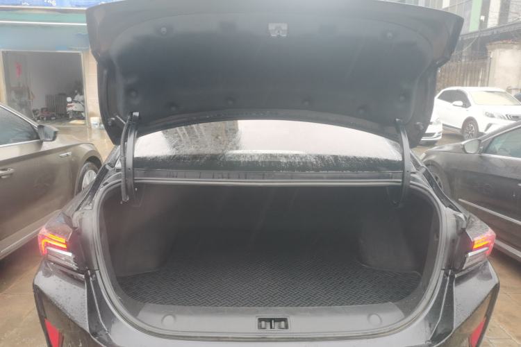 Used Dongfeng Aeolus Yixuan MAX 2024 1.5T Luxury Edition Trunk
