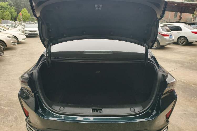 Used Dongfeng Aeolus Yixuan MAX 2024 1.5T Luxury Edition Trunk
