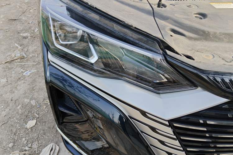 Used Dongfeng Aeolus Yixuan MAX 2024 1.5T Luxury Edition Right Front Headlight