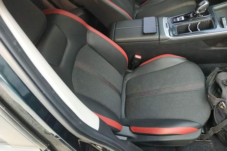 Used Dongfeng Aeolus Yixuan MAX 2024 1.5T Luxury Edition Right Front Seat