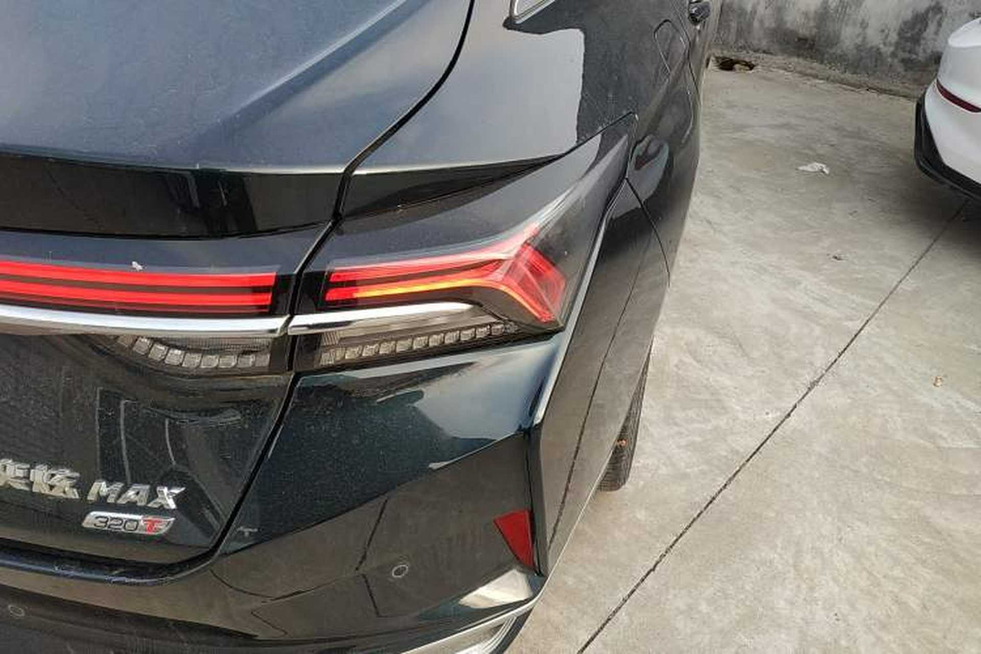 Used Dongfeng Aeolus Yixuan MAX 2024 1.5T Luxury Edition Right Rear Taillight