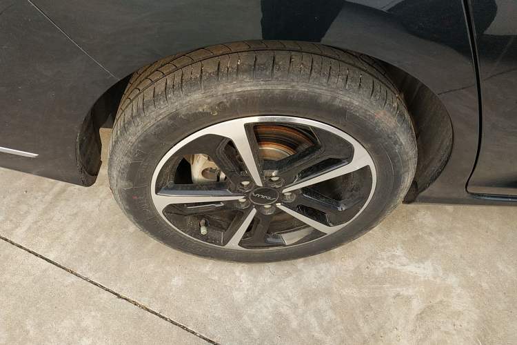 Used Dongfeng Aeolus Yixuan MAX 2024 1.5T Luxury Edition Right Rear Wheel Hub