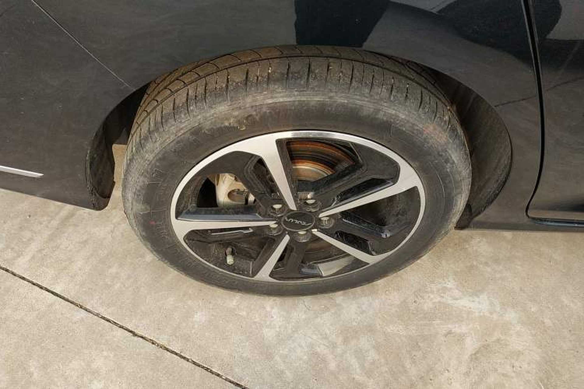 Used Dongfeng Aeolus Yixuan MAX 2024 1.5T Luxury Edition Right Rear Wheel Hub