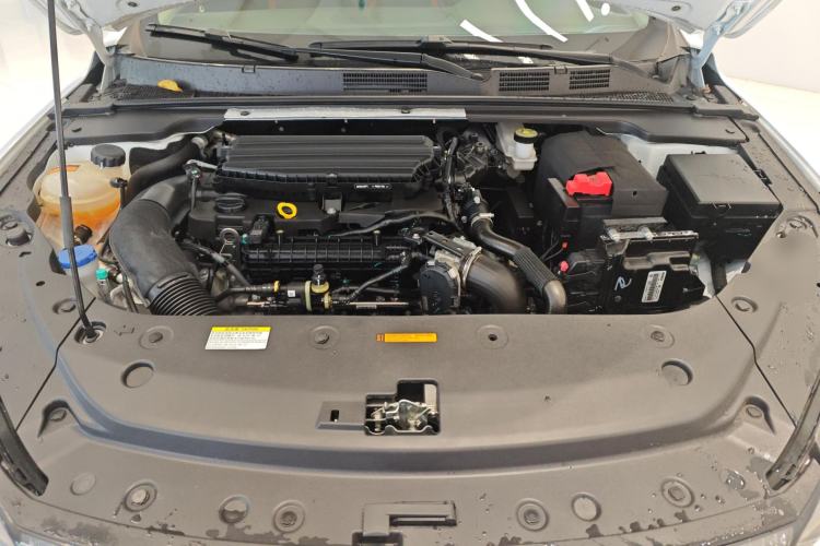 Used Dongfeng Aeolus Yixuan MAX 2024 1.5T Luxury Edition Engine Bay