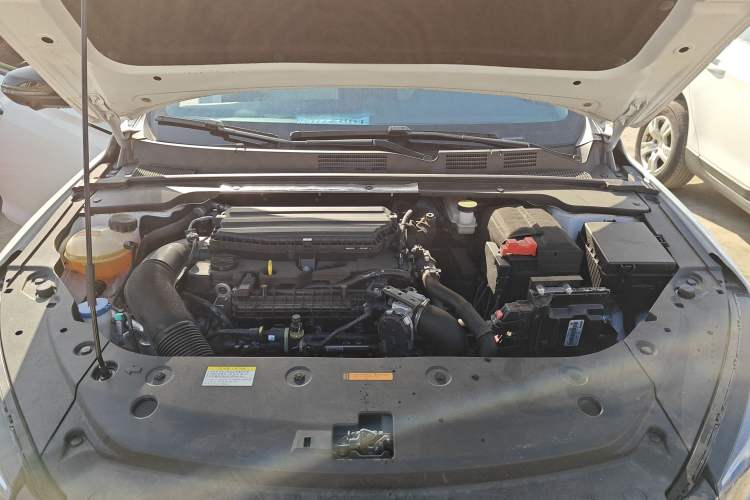 Used Dongfeng Aeolus Yixuan MAX 2024 1.5T Prestige Edition Engine Bay