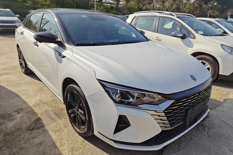 Used Dongfeng Aeolus Yixuan MAX 2024 1.5T Prestige Edition Front Right 45 Deg