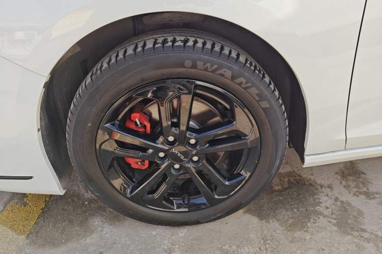 Used Dongfeng Aeolus Yixuan MAX 2024 1.5T Prestige Edition Left Front Wheel Hub