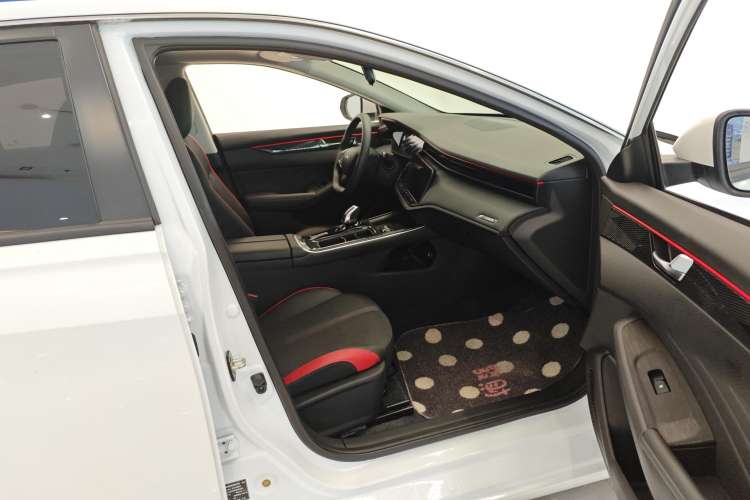 Used Dongfeng Aeolus Yixuan MAX 2024 1.5T Luxury Edition Right Front Seat