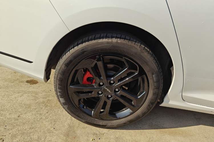 Used Dongfeng Aeolus Yixuan MAX 2024 1.5T Prestige Edition Right Rear Wheel Hub