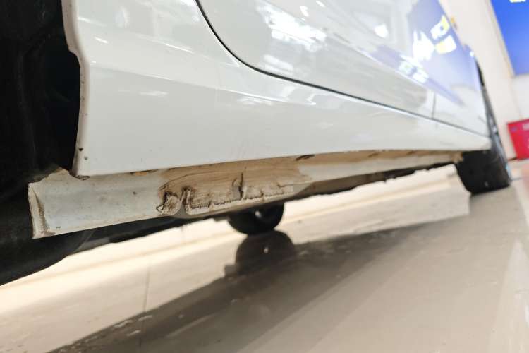 Used Dongfeng Aeolus Yixuan MAX 2024 1.5T Luxury Edition Right Side Sill