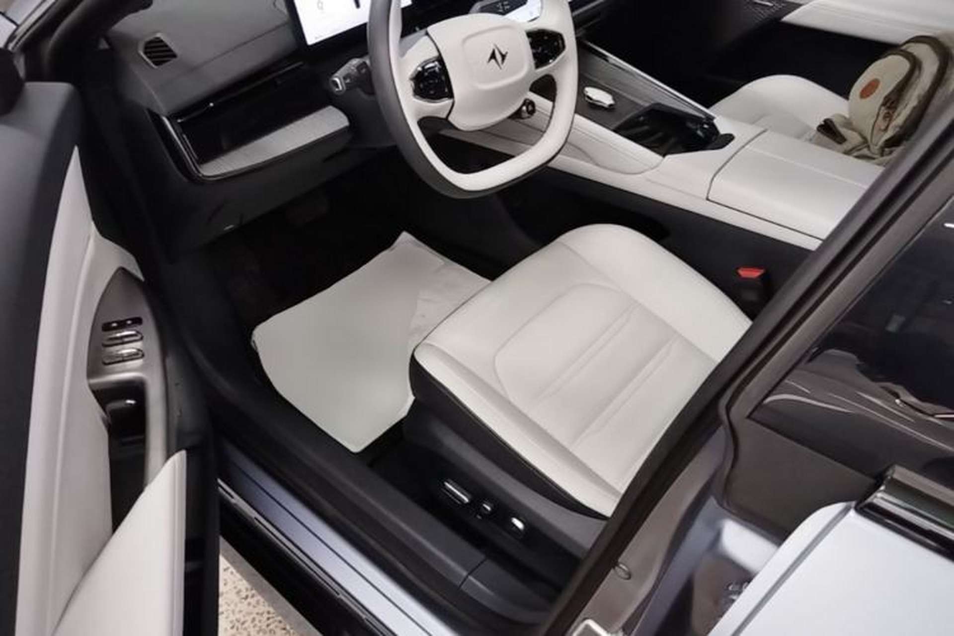 Used Dongfeng eπ eπ007 2024 620 Pro Version Driver Seat