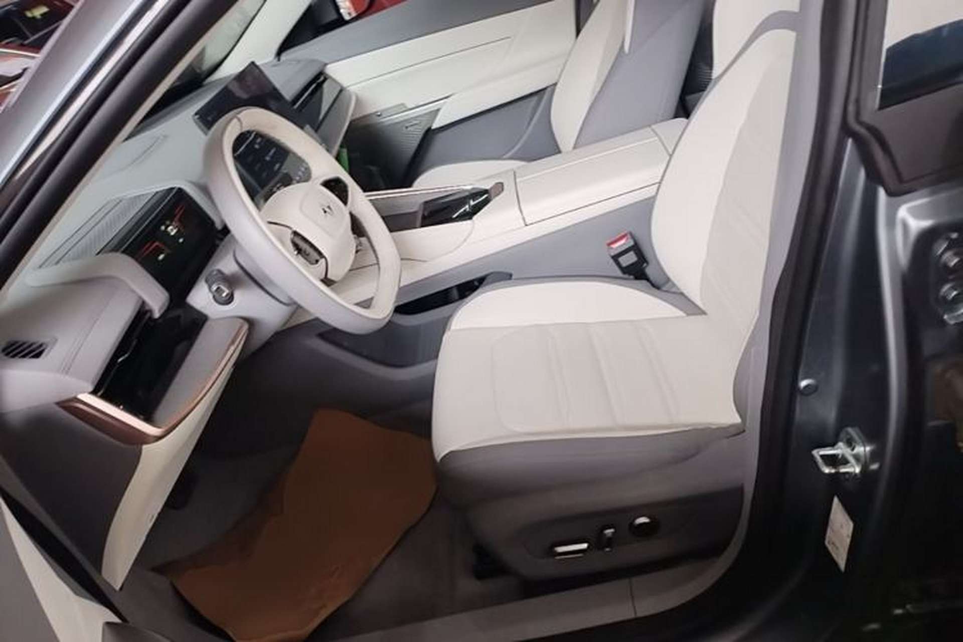 Used Dongfeng eπ eπ007 2024 Pure Electric 540 All-Wheel Drive Max Edition Left Front Seat