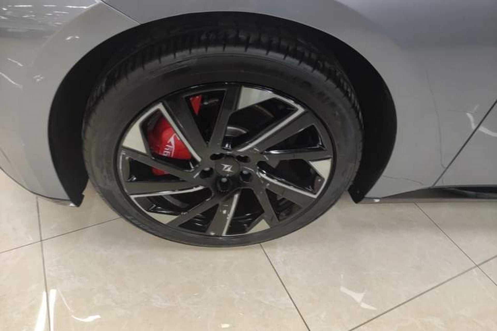 Used Dongfeng eπ eπ007 2024 530 Pro Version Left Front Wheel Hub