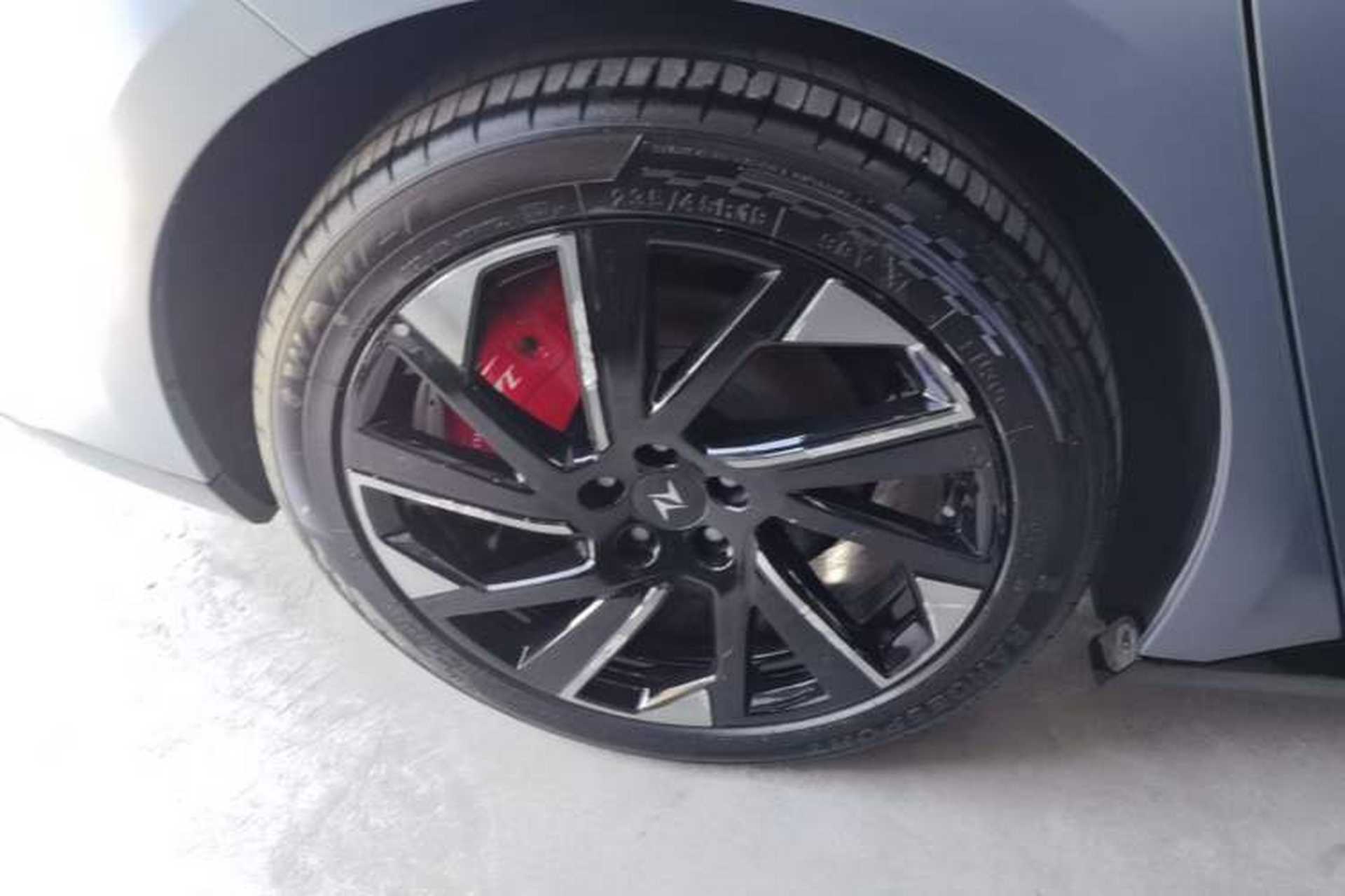 Used Dongfeng eπ eπ007 2024 Pure Electric 540 All-Wheel Drive Max Edition Right Rear Wheel Hub