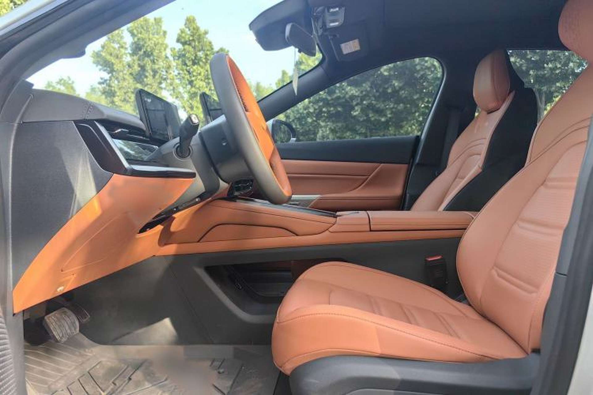 Used Dongfeng eπ eπ007 2024 Range-Extended 200 Air Edition Interior 1