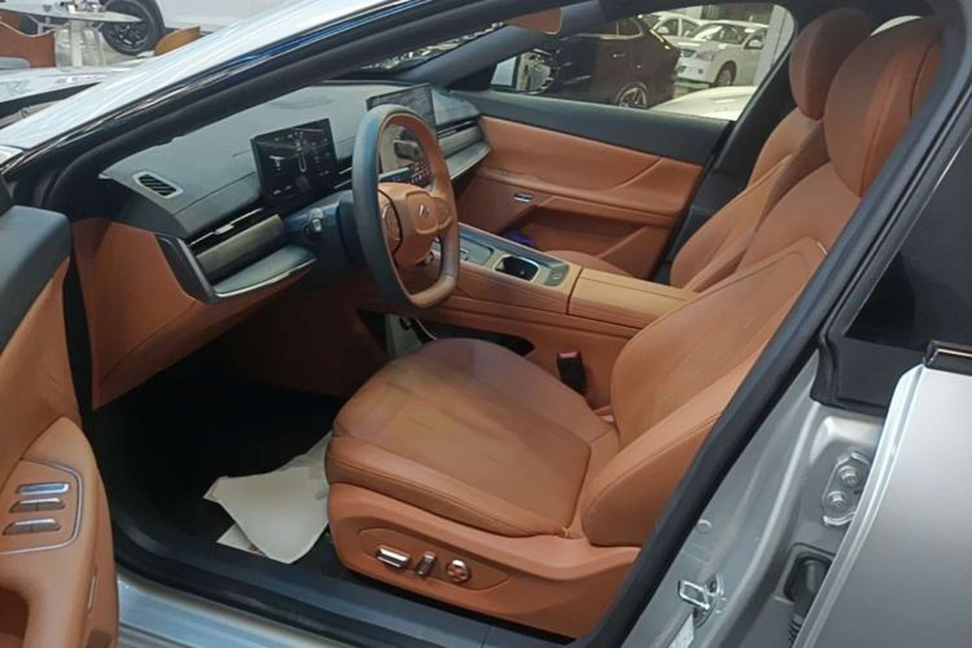 Used Dongfeng eπ eπ007 2025 Model Pure-Electric 565 All-Wheel-Drive Max Leading Edition Driver Seat
