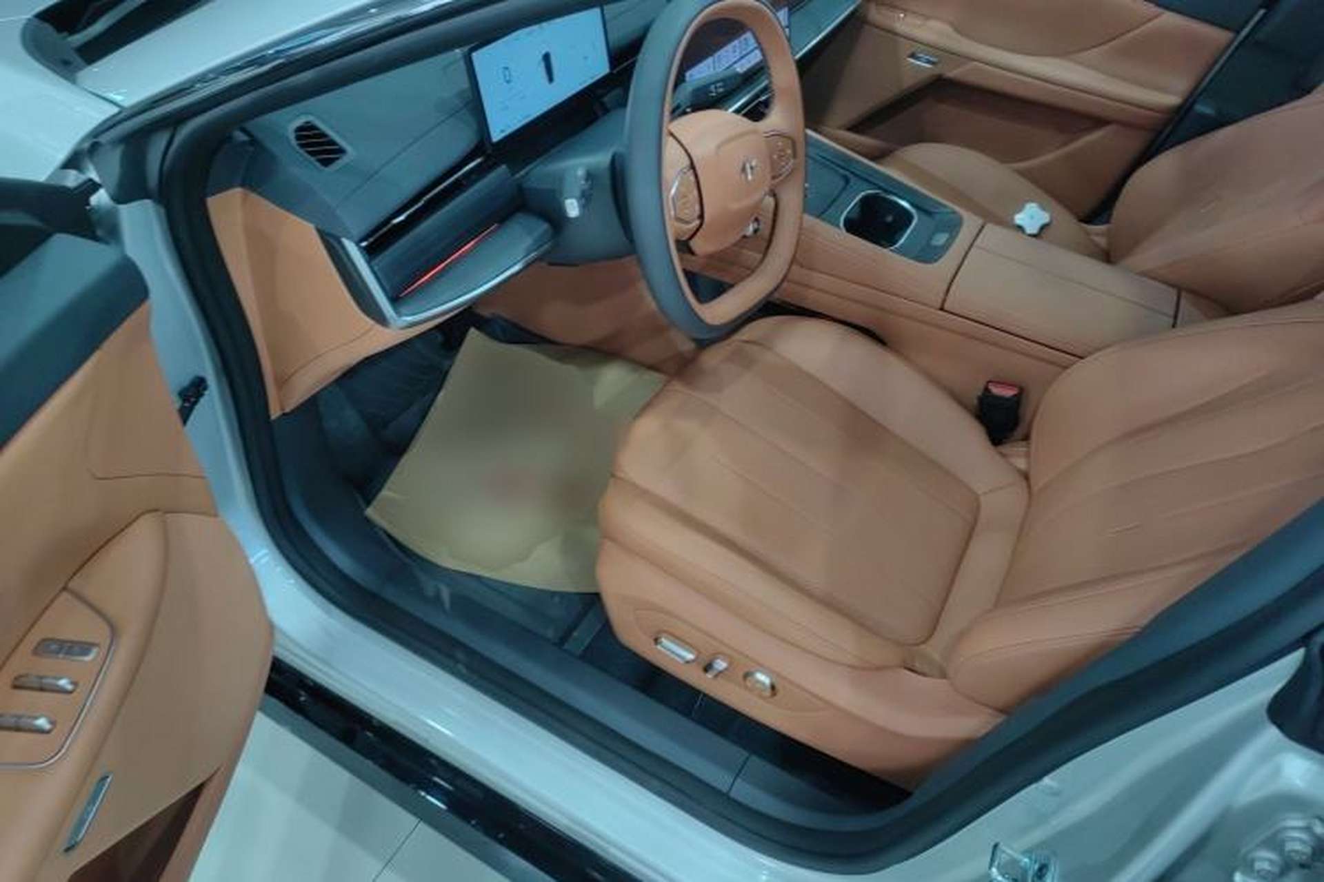 Used Dongfeng eπ eπ007 2025 Model Pure-Electric 565 All-Wheel-Drive Max Leading Edition Driver Seat