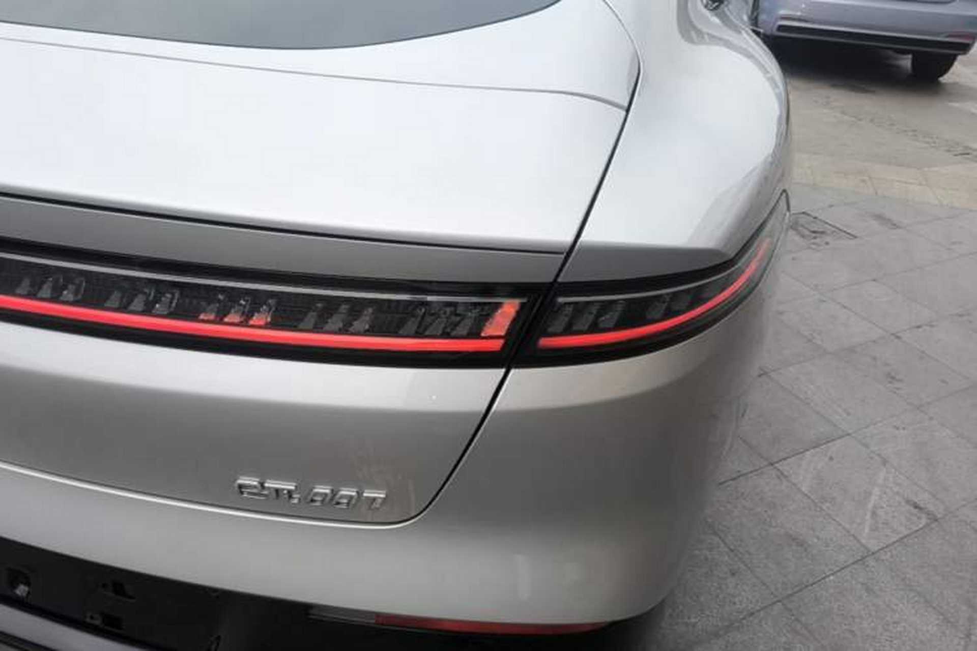 Used Dongfeng eπ eπ007 2025 Model Pure-Electric 565 All-Wheel-Drive Max Leading Edition Right Rear Taillight