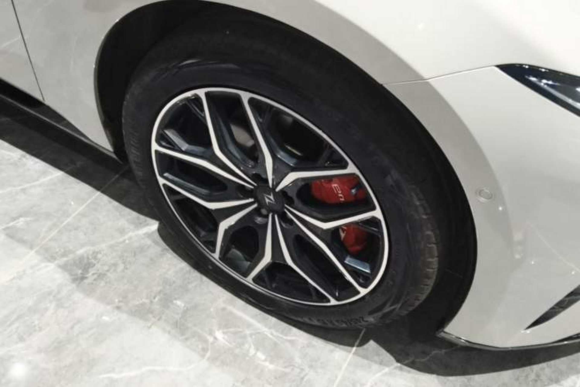 Used Dongfeng eπ eπ007 2025 Model Pure-Electric 565 All-Wheel-Drive Max Leading Edition Right Rear Wheel Hub