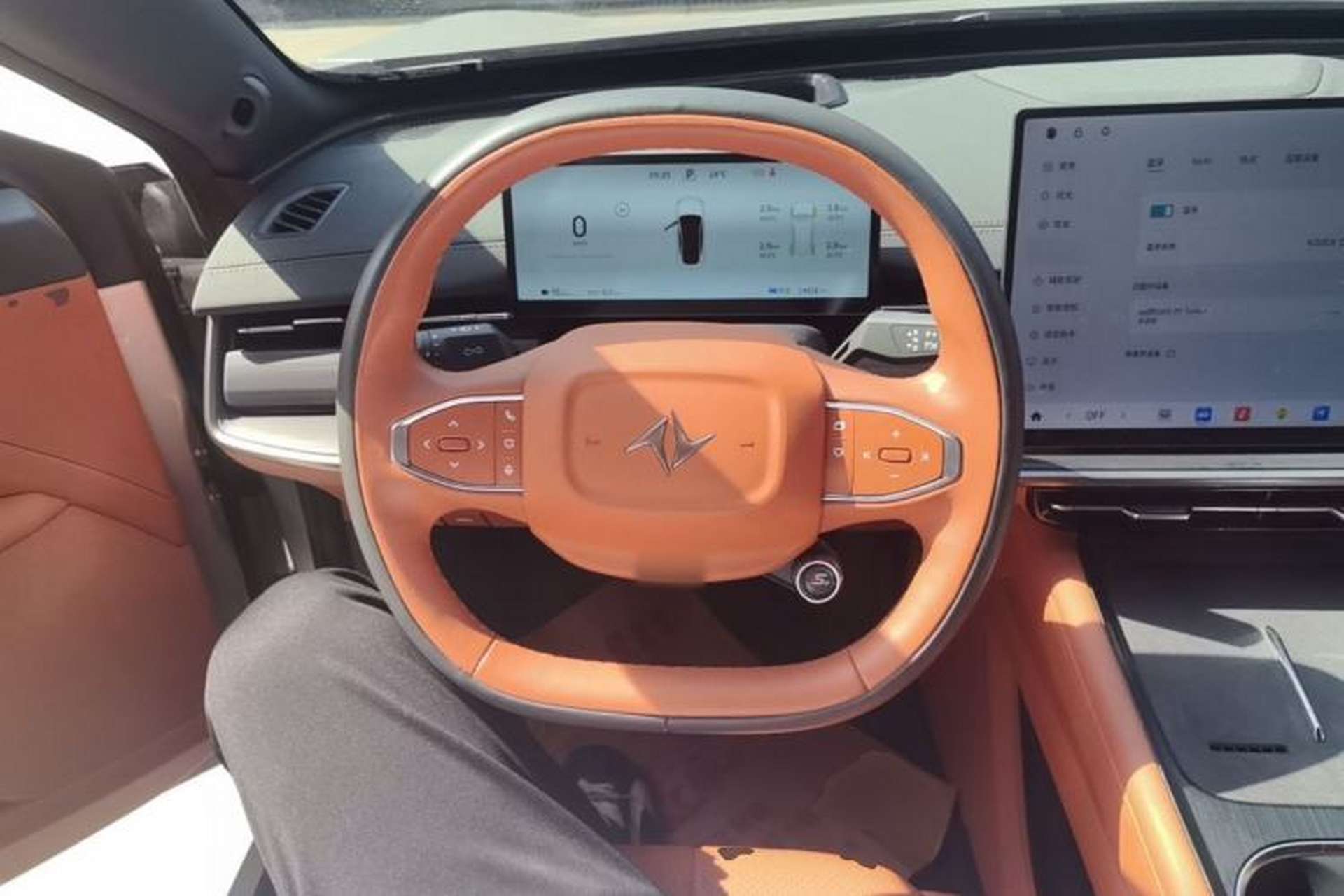 Used Dongfeng eπ eπ007 2025 Model Pure-Electric 565 All-Wheel-Drive Max Leading Edition Steering Wheel
