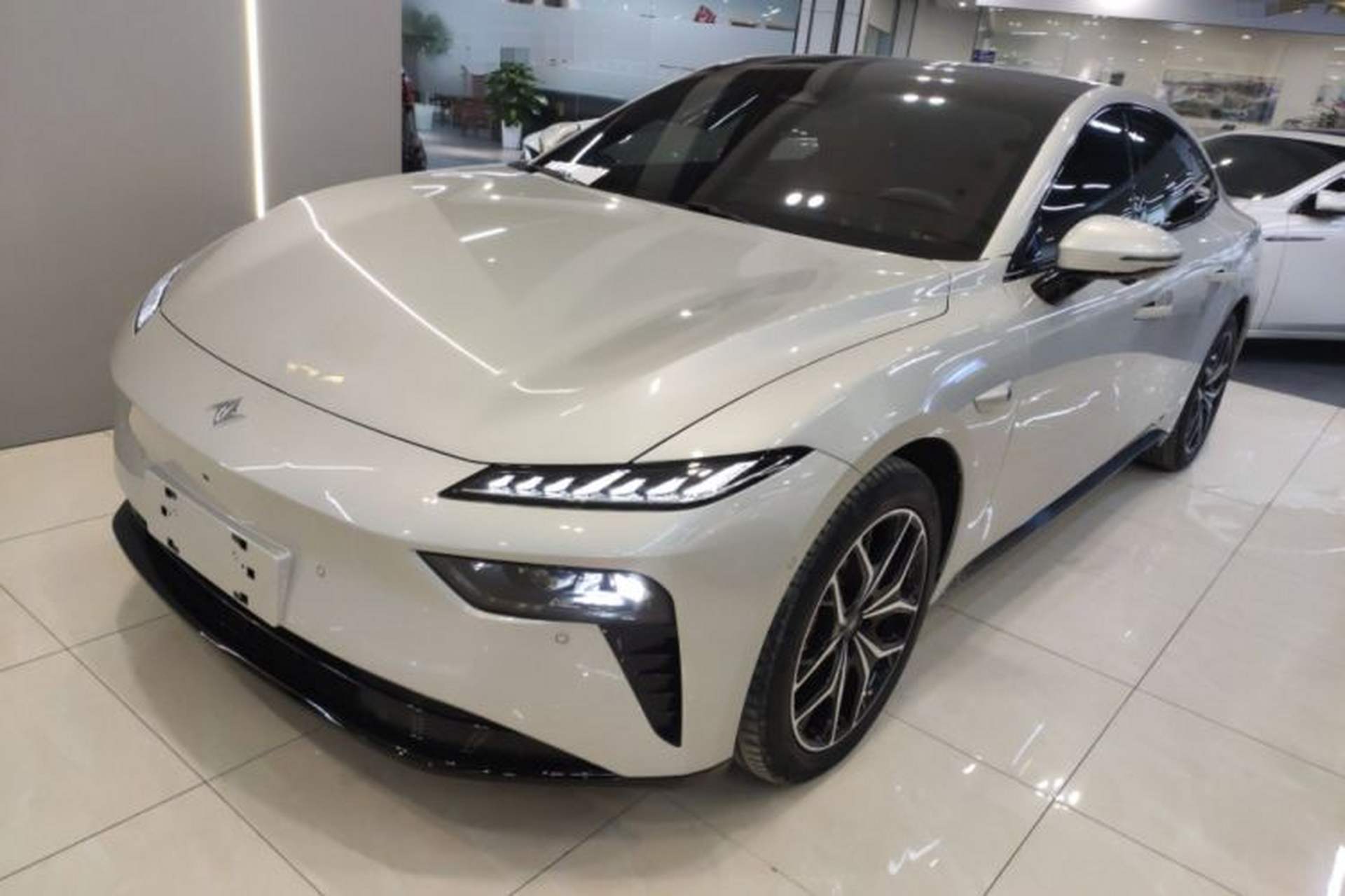Used Dongfeng eπ eπ007 2025 Model Pure-Electric 565 All-Wheel-Drive Max Leading Edition Front Left 45 Deg
