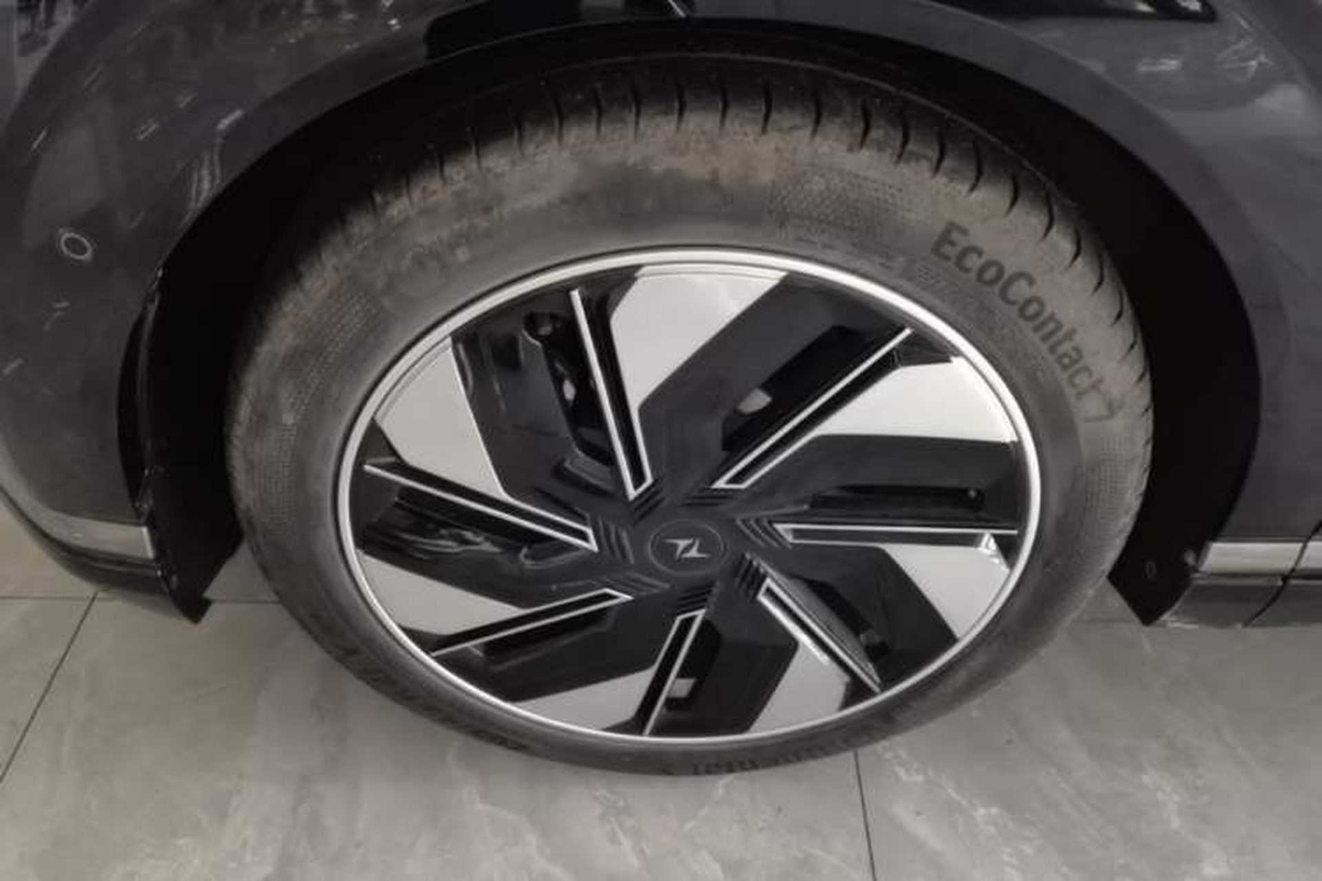 Used Dongfeng eπ eπ008 2024 210Max Range-Extended Version 6 Seats Left Front Wheel Hub