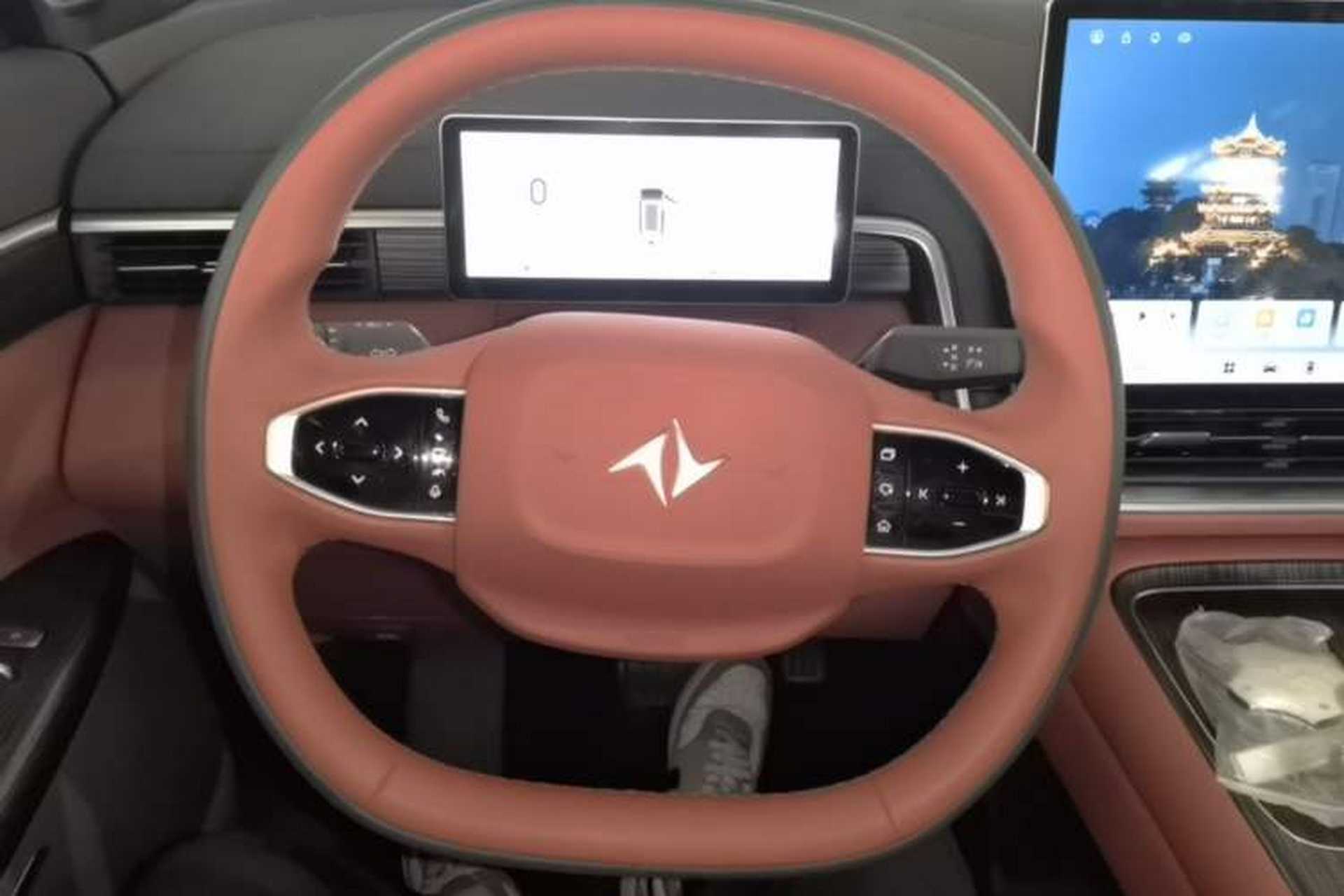 Used Dongfeng eπ eπ008 2024 210Max Range-Extended Version 6 Seats Steering Wheel