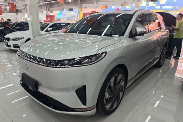 Dongfeng eπ eπ008 2024 636Max All-Electric Version 6 Seats مستعملة
